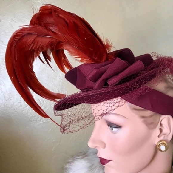 AMAZING 1940s\' CLARET RED FELT TILT HAT WITH TALL RUST FEATHERS & MATCHING VEIL main image 8